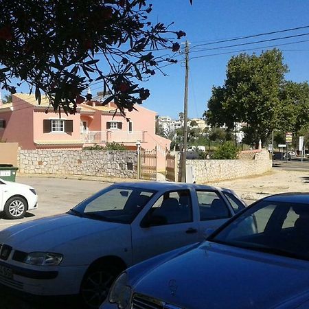Saraiva'S Guest House Lagos Exterior photo