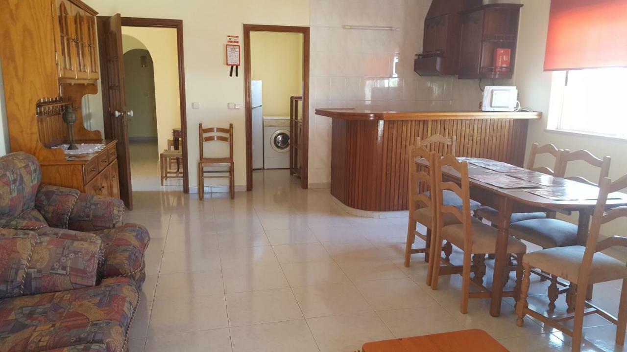 Saraiva'S Guest House Lagos Exterior photo