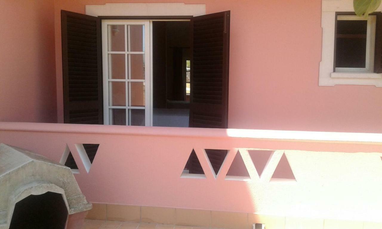 Saraiva'S Guest House Lagos Exterior photo